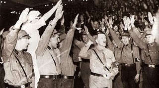 Hitler aclamat, fotografia obtinguda en vinervion "il.lustració"
